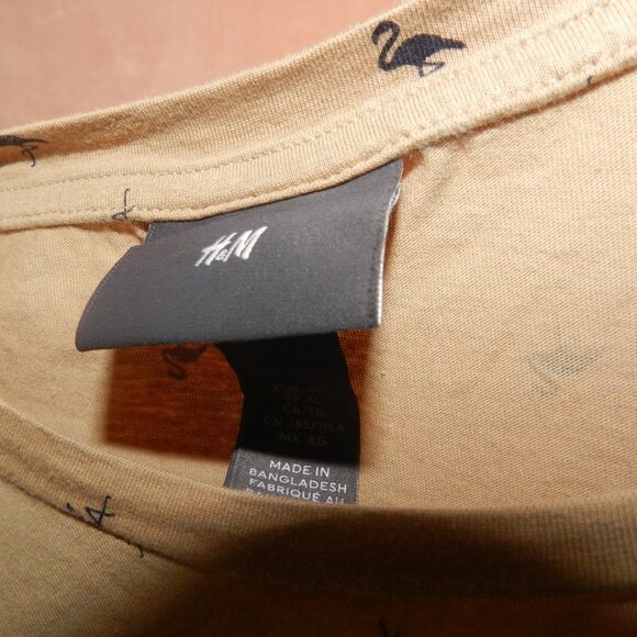 H&M Mens Beige Flamingo Print Short Sleeve Casual Crew Neck Summer Shirt Size XL - Picture 6 of 7